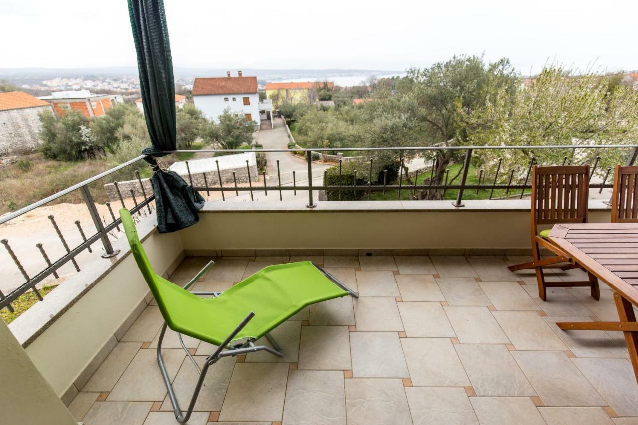 Simonetti Apartments Malinska Buitenkant foto