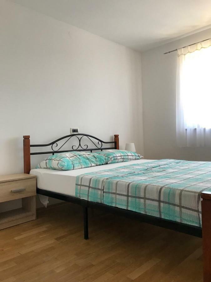 Simonetti Apartments Malinska Buitenkant foto